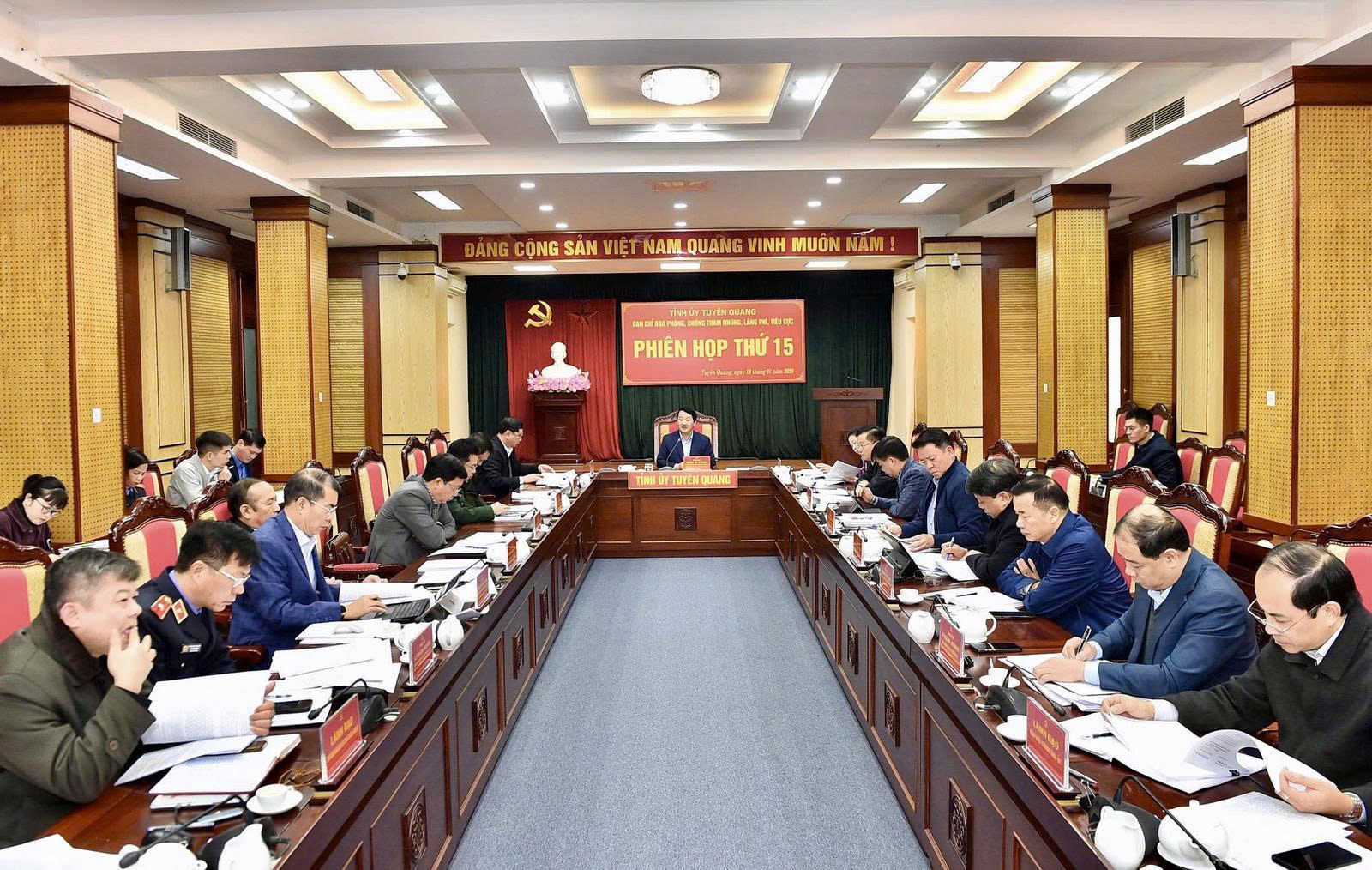 Toàn cảnh Phiên họp