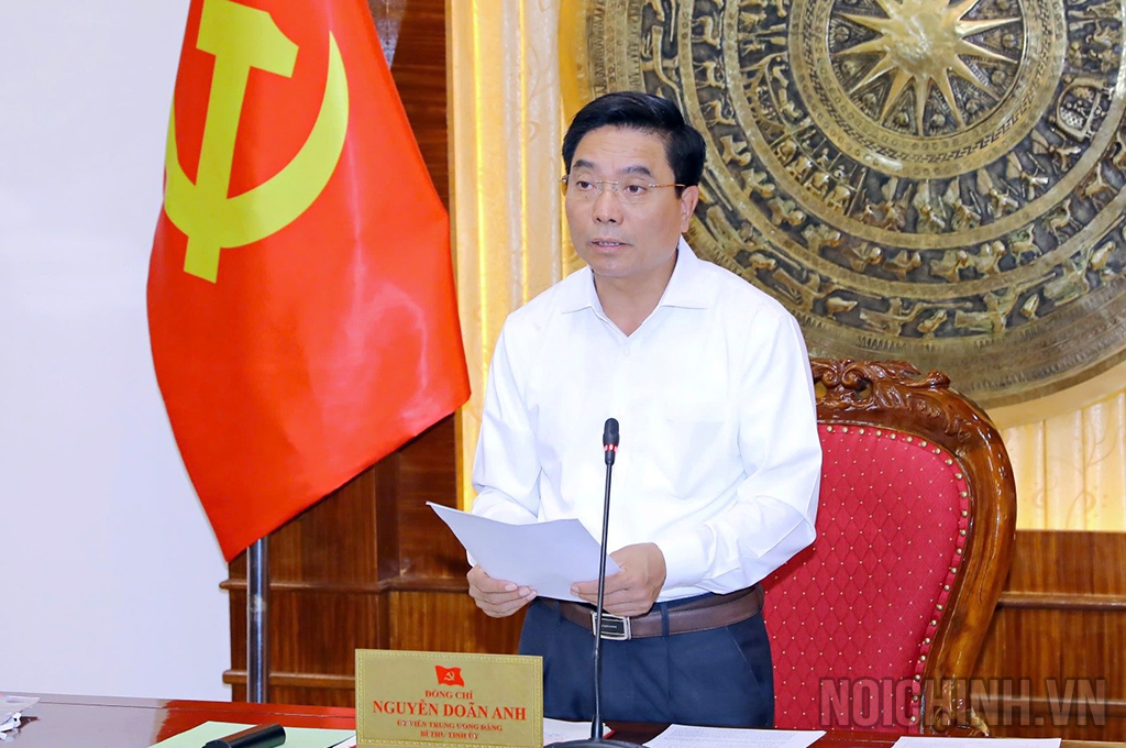 Đồng chí Nguyễn Doãn Anh, Ủy viên Trung ương Đảng, Bí thư Tỉnh ủy, Trưởng Ban Chỉ đạo tỉnh chủ trì Phiên họp