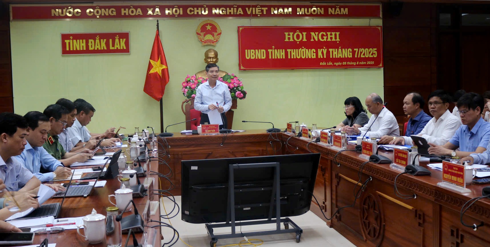 Một Hội nghị của Ủy ban nhân dân tỉnh Đồng Tháp