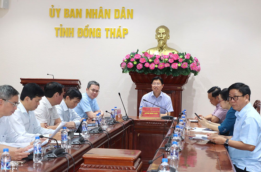 Một cuộc họp trực tuyến của Ủy ban nhân dân tỉnh Đồng Tháp