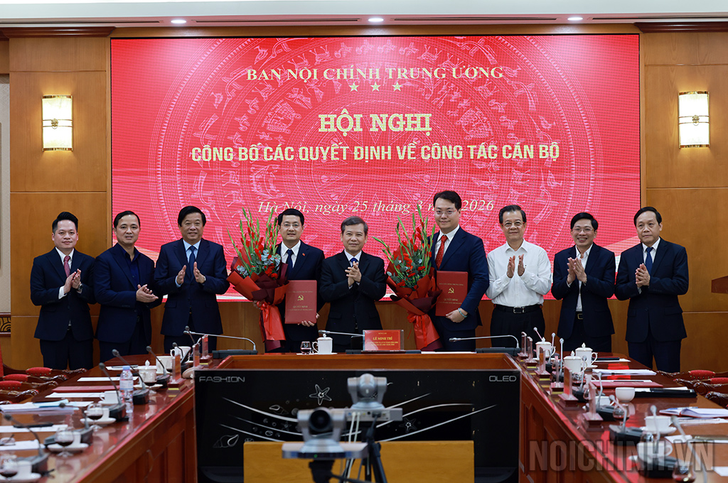 Các đồng chí lãnh đạo Ban Nội chính Trung ương chúc mừng các đồng chí Thư ký lãnh đạo Ban Nội chính Trung ương