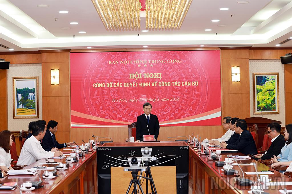 Đồng chí Lê Minh Trí, Ủy viên Bộ Chính trị, Bí thư Trung ương Đảng, Trưởng Ban Nội chính Trung ương phát biểu giao nhiệm vụ